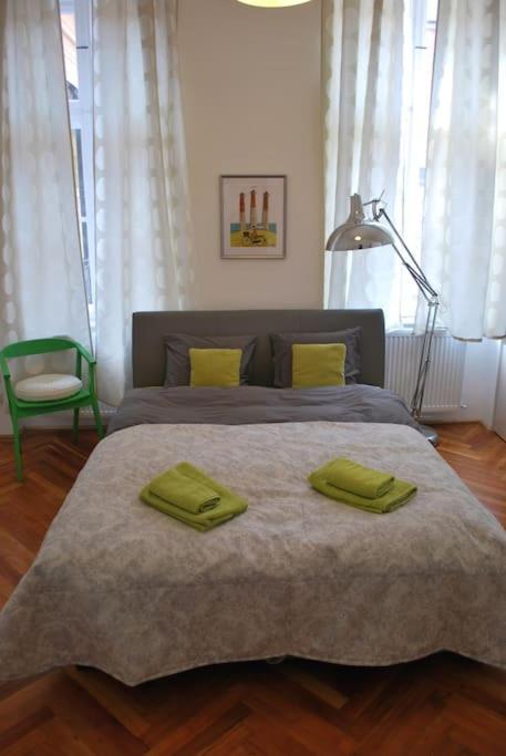 Riverside Green, 5th District Apartment *